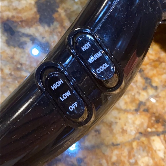 Infiniti blow dryer - Picture 2 of 4